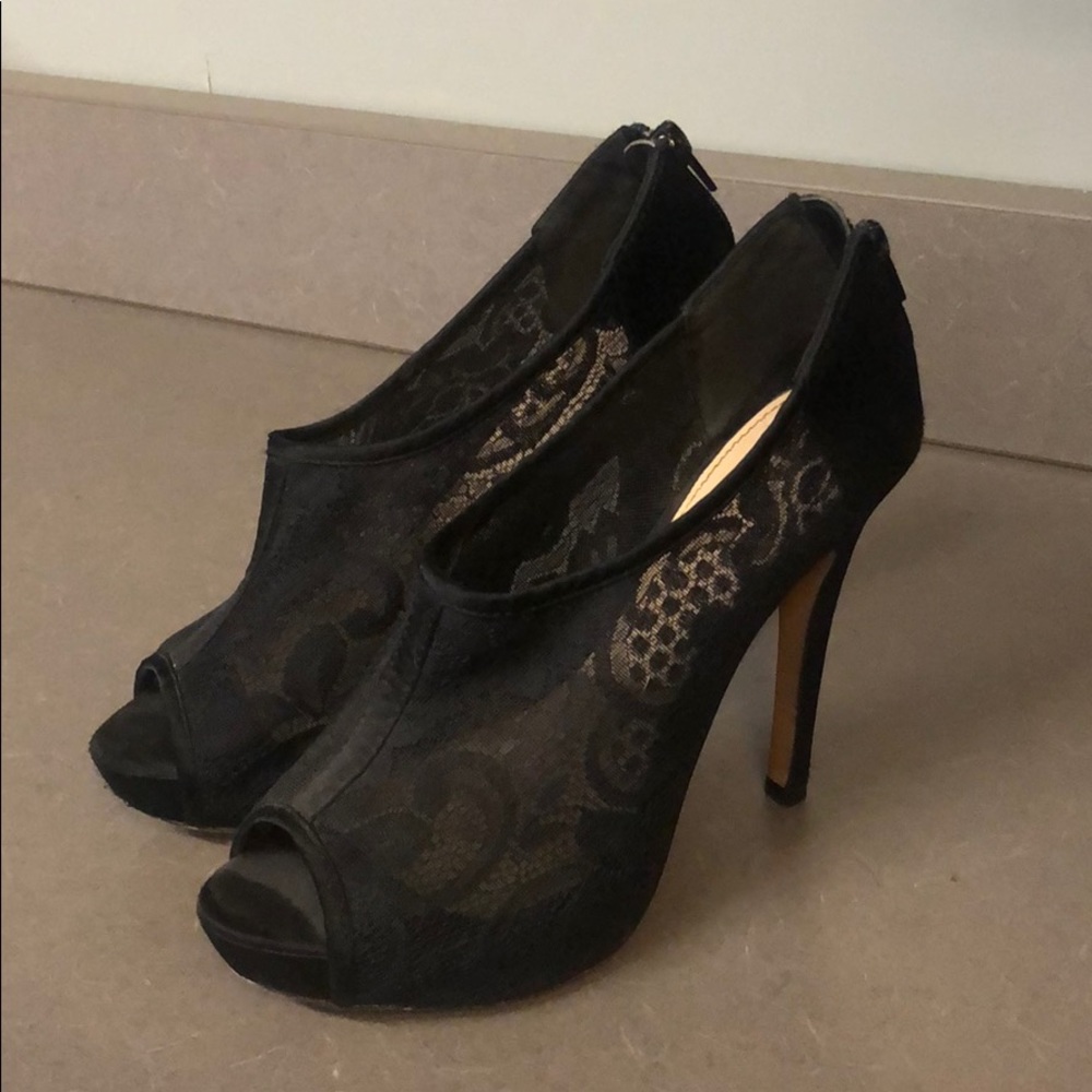 Aldo size 7 black lacy heels